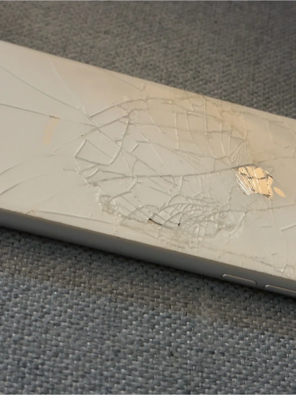 Unlocked Apple iPhone XR 64GB | 87% Battery | Face ID Works | Smashed Glass